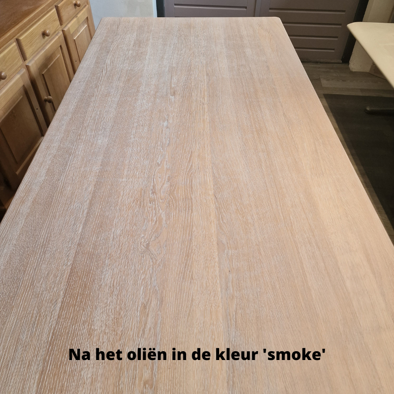 Eiken eettafel geolied in de kleur Smoke