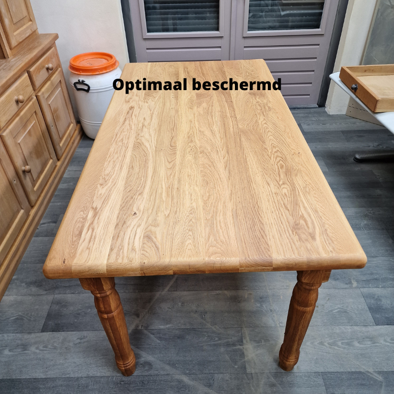 Eiken eettafel na zandstralen optimaal beschermd dmv olie