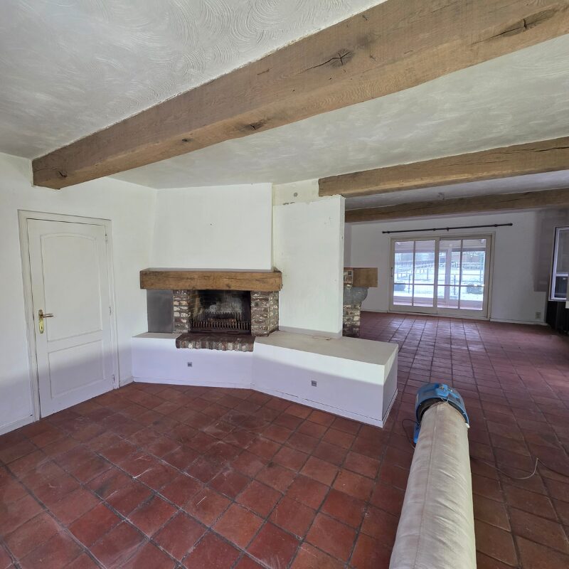 Houten balken zandstralen op locatie